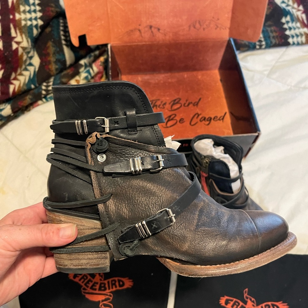 Freebird boots, size 9, Crue, black distressed